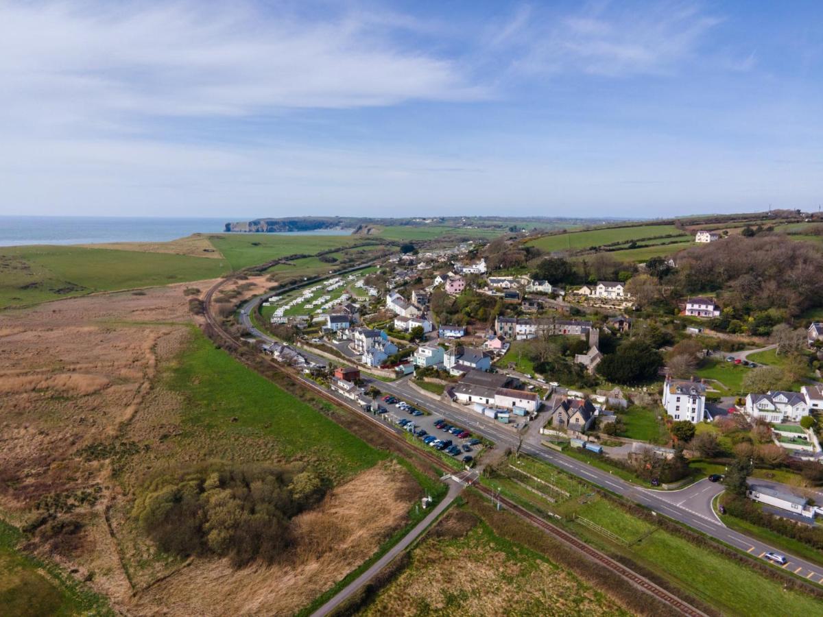 Priory Bay Escapes - Matahari Apartment Tenby Exterior photo